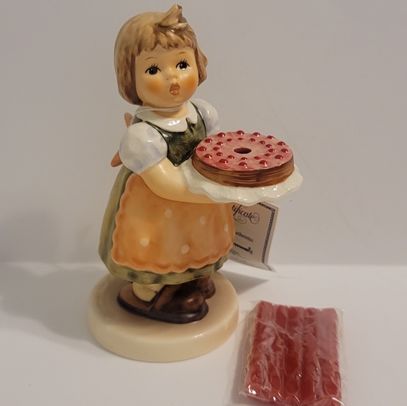 Hummel figurine by Goebel Birthday Candle Girl #440 TMK 1 1985 in original box